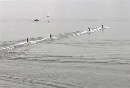 冲浪邀请赛掀起高潮，南城雷豹队逆转中原雄狮队，高压逼抢奏功——轮换效果显现的简单介绍-爱游戏娱乐网址