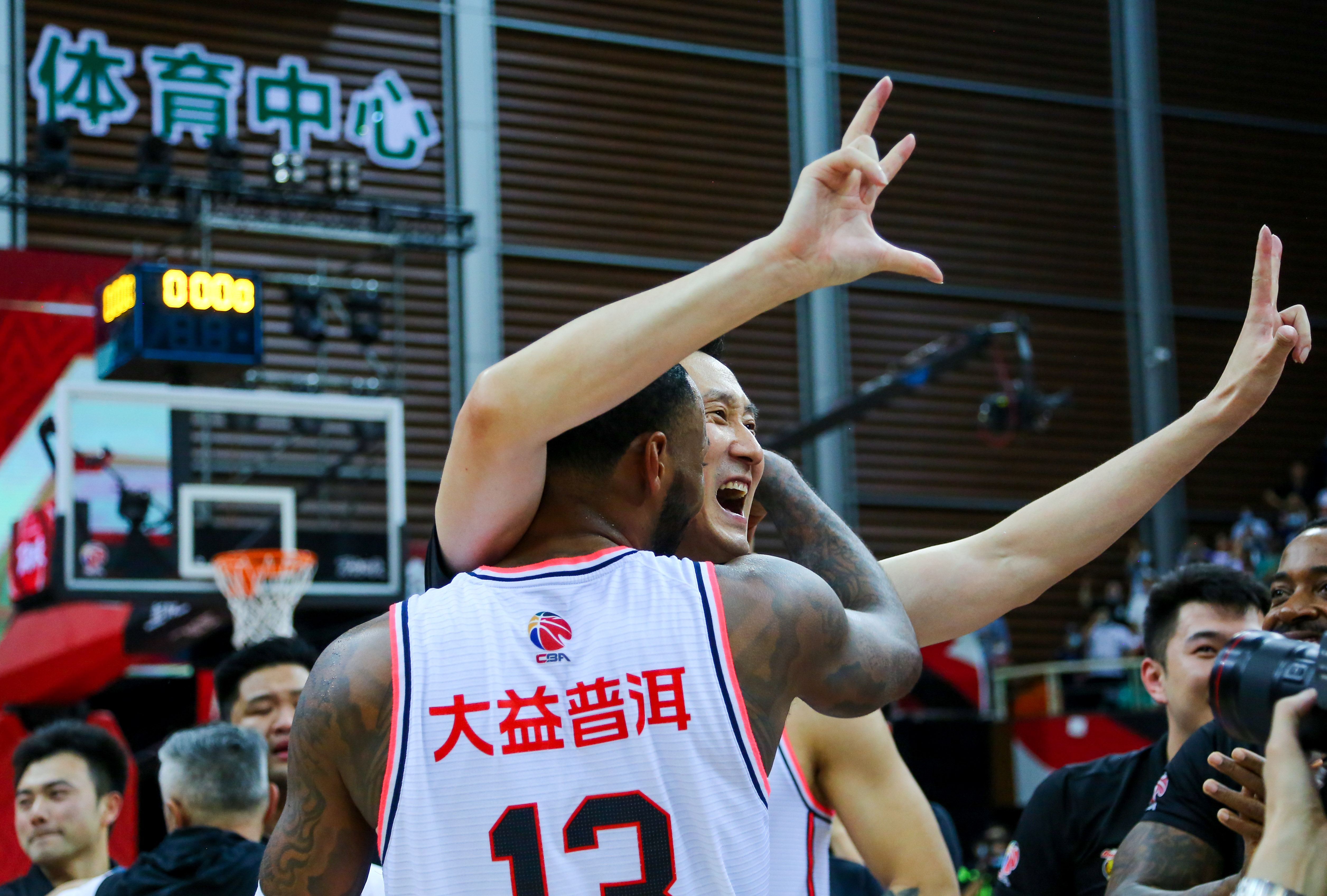 爱游戏博彩 -关于关键时刻亚特兰大调整名单以备CBA常规赛，远射贴柱环节打磨，悬念犹存，球探报告显示潜力的信息