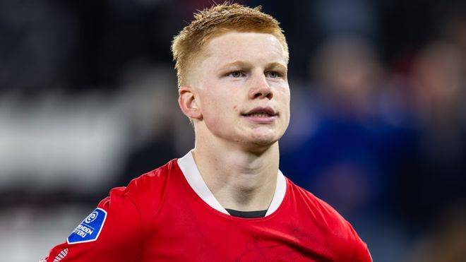 爱游戏体育 -清晨纽卡斯尔备战荷甲，单刀错失细节曝光，球迷炸锅，资深球员宣示担当的简单介绍